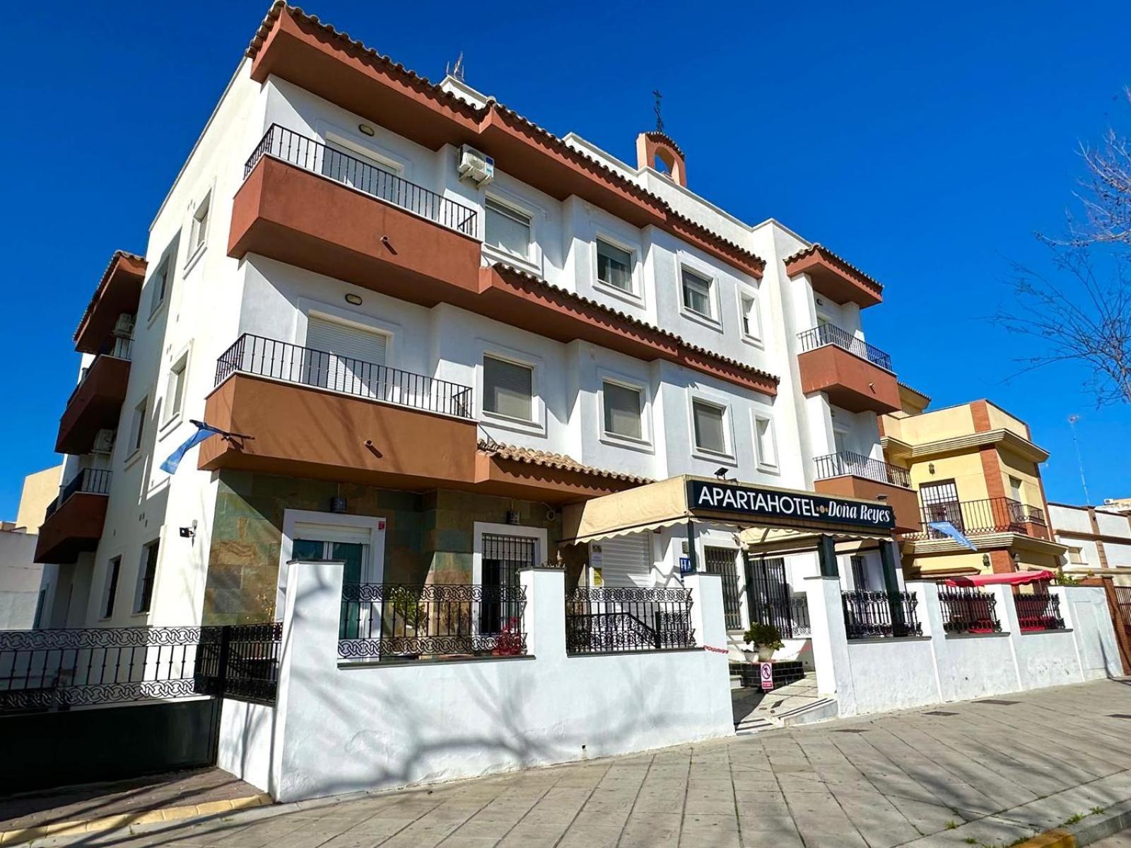 Apartahotel Dona Reyes Чипиона Экстерьер фото